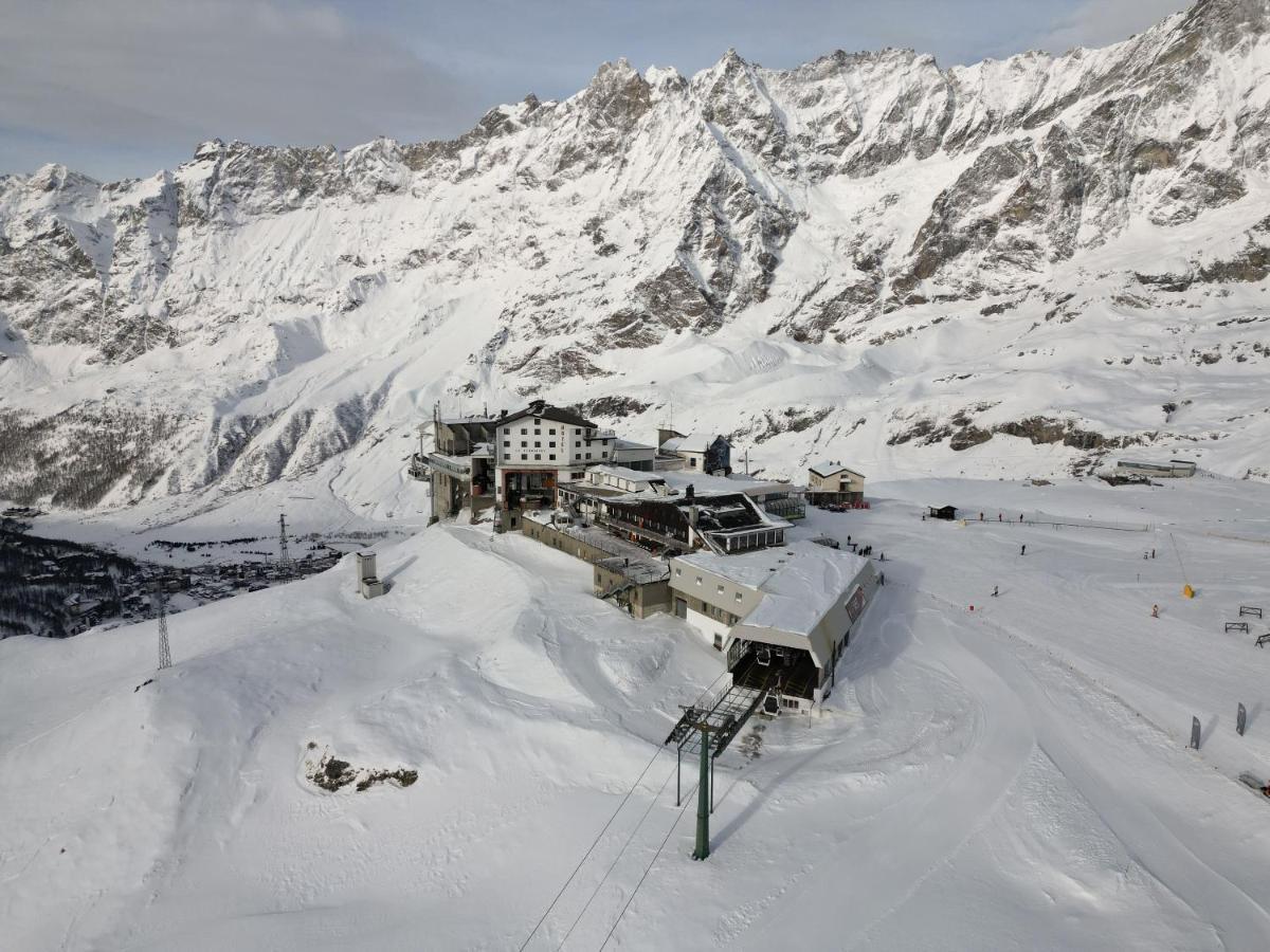 Hotel Lo Stambecco Breuil-Cervinia Exteriör bild