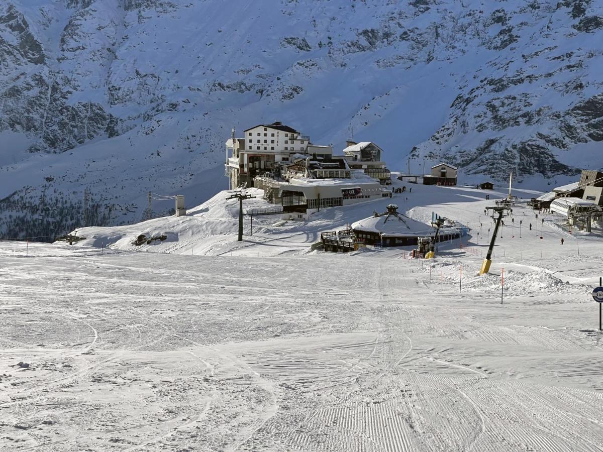 Hotel Lo Stambecco Breuil-Cervinia Exteriör bild