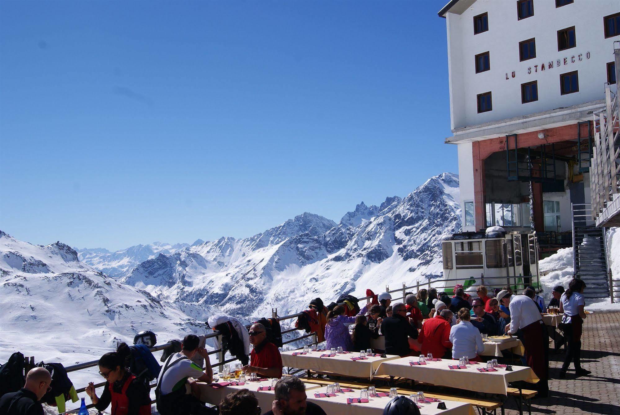 Hotel Lo Stambecco Breuil-Cervinia Exteriör bild