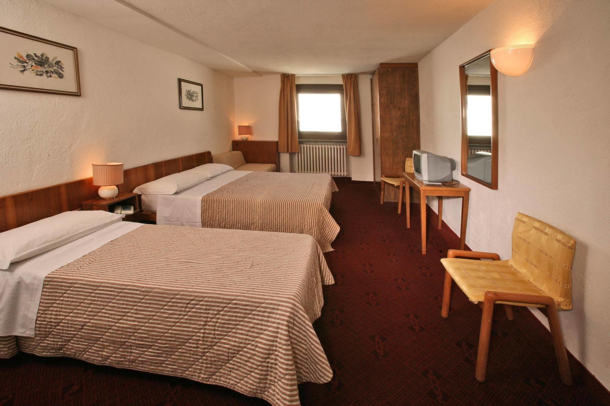 Hotel Lo Stambecco Breuil-Cervinia Exteriör bild