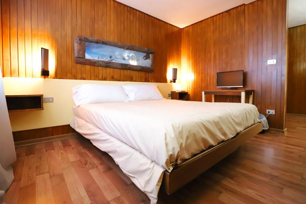 Hotel Lo Stambecco Breuil-Cervinia Exteriör bild