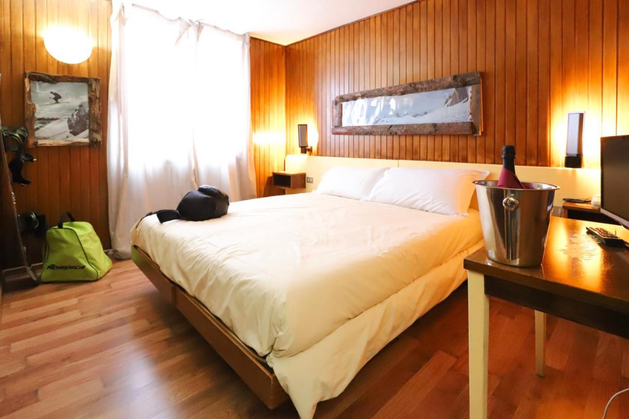 Hotel Lo Stambecco Breuil-Cervinia Exteriör bild